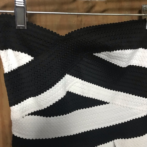 Black and white strapless dress - Picture 3 of 3